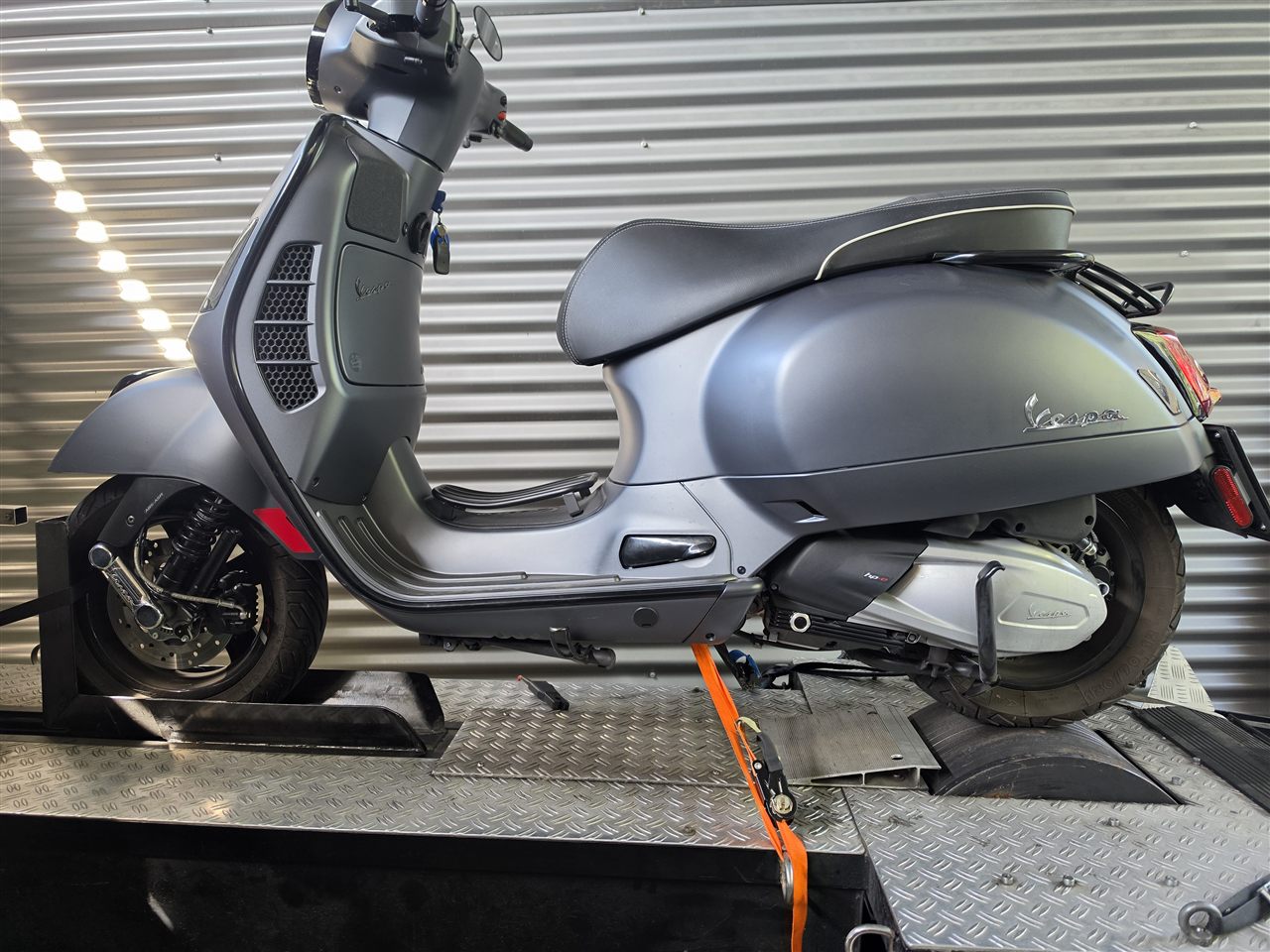 Vespa GTS auf dem Motorenprüfstand bei CT Performance